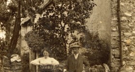 Picture of the Knight Family at Lower Munty Farm 1919