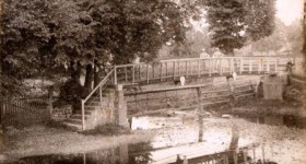 Picture of Mill Bridge, Uffculme, Devon. Erected by voluntary subscription. Date unknown.