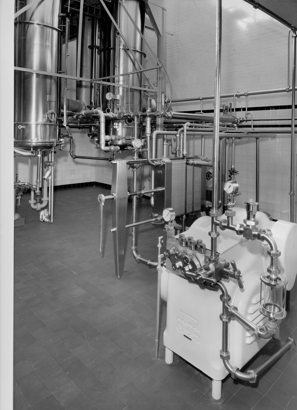 Hemyock milk factory. Powder drying machinery.-1